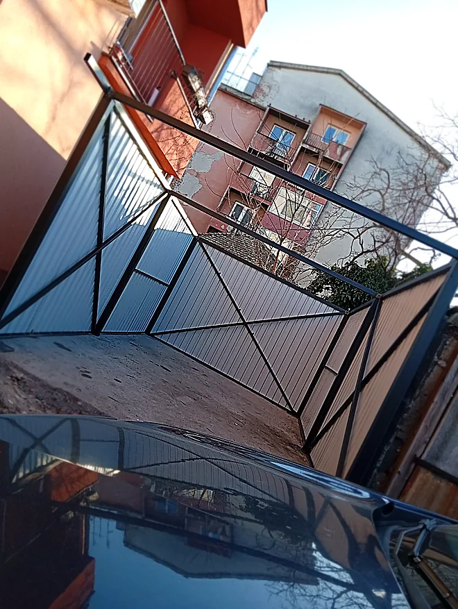 Metalna vrata i prozori — galerija, fotografija 2